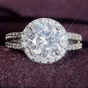 Luxury sparkling diamond wedding ring sz 11
